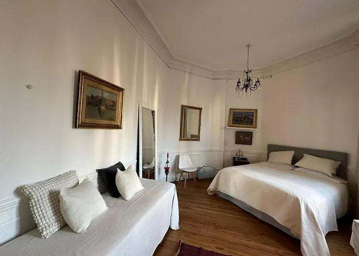 Deluxe Two-Bedroom Apartment
